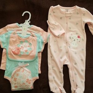 3 items for baby girl  Sleepwear 3 to 6 months